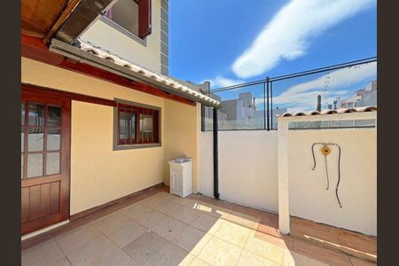 Casa de condomínio para alugar com 140m², 3 quartos e 2 vagas Casa de condomínio para alugar com 140m², 3 quartos e 2 vagasÁrea externa