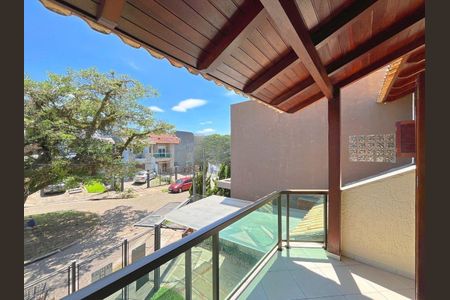 Casa de condomínio para alugar com 140m², 3 quartos e 2 vagas Casa de condomínio para alugar com 140m², 3 quartos e 2 vagasVaranda