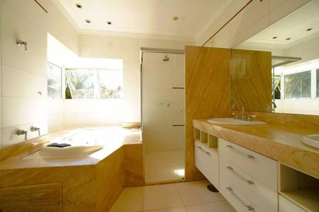 Banheiro de casa para alugar com 4 quartos, 381m² em Loteamento Alphaville Campinas, Campinas