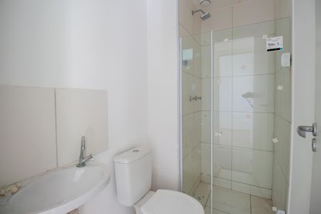 Banheiro de apartamento para alugar com 2 quartos, 47m² em Bonsucesso, Rio de Janeiro