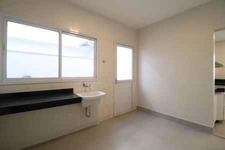 Casa de condomínio para alugar com 259m², 4 quartos e 4 vagasÁrea de Serviço