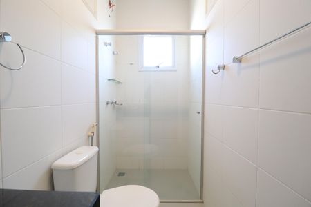 Casa de condomínio para alugar com 259m², 4 quartos e 4 vagasBanheiro da Suíte