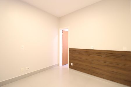 Casa de condomínio para alugar com 259m², 4 quartos e 4 vagasSuíte