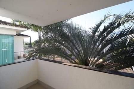 Casa de condomínio para alugar com 259m², 4 quartos e 4 vagasVaranda da Suíte 2