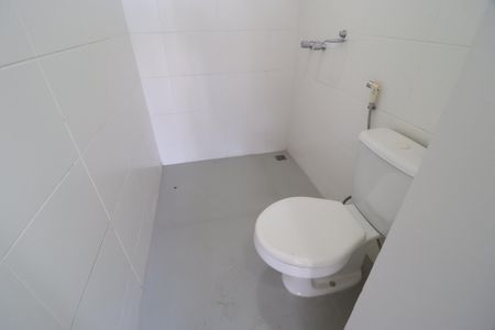 Casa de condomínio para alugar com 259m², 4 quartos e 4 vagasBanheiro da varanda