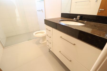 Casa de condomínio para alugar com 259m², 4 quartos e 4 vagasBanheiro da Suíte 2