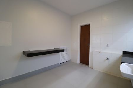 Área de Serviço de casa de condomínio para alugar com 4 quartos, 259m² em Gávea, Uberlândia