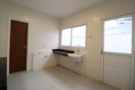 Casa de condomínio para alugar com 259m², 4 quartos e 4 vagasÁrea de Serviço