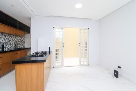Sala de casa para alugar com 1 quarto, 40m² em Vila Rosaria, São Paulo