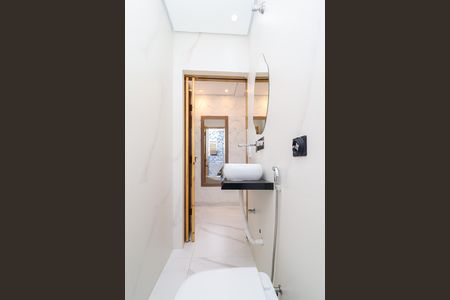 Banheiro de casa para alugar com 1 quarto, 40m² em Vila Rosaria, São Paulo