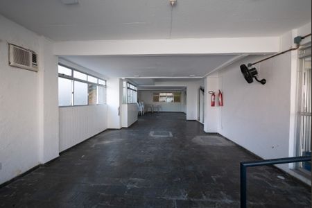 Apartamento para alugar com 70m², 2 quartos e sem vaga