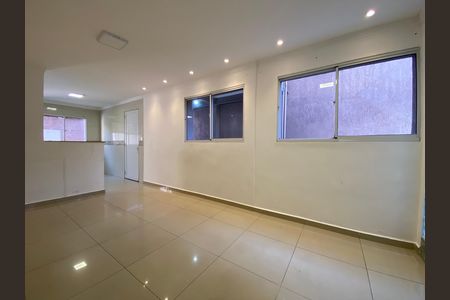 Casa para alugar com 2 quartos, 110m² em Ferreira, São Paulo