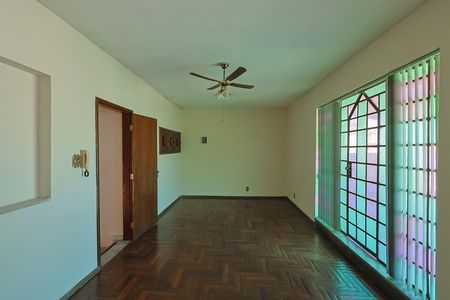 Casa à venda com 4 quartos, 340m² em União, Belo Horizonte