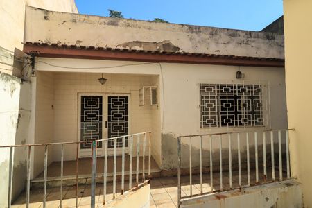 Fachada de casa para alugar com 2 quartos, 106m² em Marechal Hermes, Rio de Janeiro