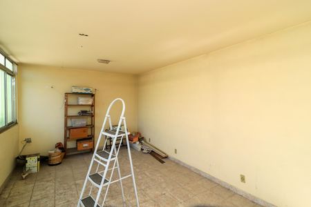 Área externa de casa para alugar com 2 quartos, 106m² em Marechal Hermes, Rio de Janeiro