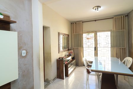 Casa para alugar com 2 quartos, 106m² em Marechal Hermes, Rio de Janeiro