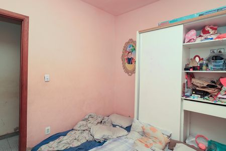 Quarto 2 de casa para alugar com 2 quartos, 106m² em Marechal Hermes, Rio de Janeiro