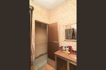 Banheiro de casa para alugar com 2 quartos, 106m² em Marechal Hermes, Rio de Janeiro