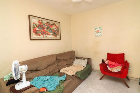 Sala de casa para alugar com 2 quartos, 106m² em Marechal Hermes, Rio de Janeiro