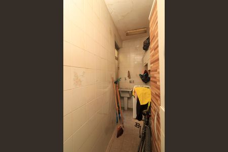 Área de Serviço de casa para alugar com 2 quartos, 106m² em Marechal Hermes, Rio de Janeiro