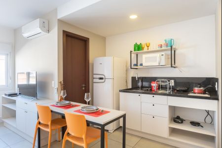 Cozinha de apartamento à venda com 1 quarto, 30m² em Floresta, Porto Alegre