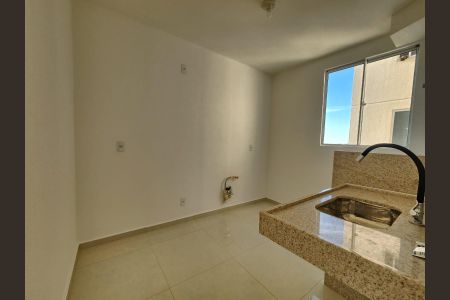 Cozinha de apartamento para alugar com 2 quartos, 46m² em Alvorada, Contagem