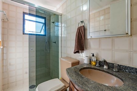 Banheiro de apartamento à venda com 2 quartos, 48m² em Jardim Vergueiro, São Paulo