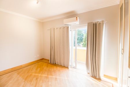 Casa de condomínio para alugar com 2000m², 3 quartos e 10 vagas Casa de condomínio para alugar com 2000m², 3 quartos e 10 vagasSuíte