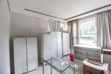 Casa de condomínio para alugar com 2000m², 3 quartos e 10 vagas Casa de condomínio para alugar com 2000m², 3 quartos e 10 vagasEscritório