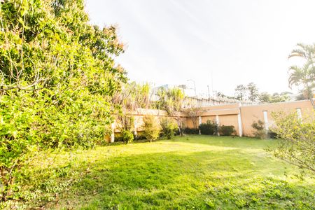 Casa de condomínio para alugar com 2000m², 3 quartos e 10 vagas Casa de condomínio para alugar com 2000m², 3 quartos e 10 vagasQuintal