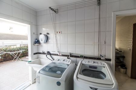 Casa de condomínio para alugar com 2000m², 3 quartos e 10 vagas Casa de condomínio para alugar com 2000m², 3 quartos e 10 vagasÁrea de Serviço
