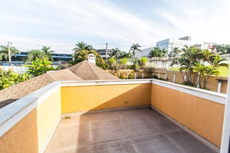 Varanda de casa de condomínio para alugar com 3 quartos, 2000m² em Residencial Tambore, Barueri