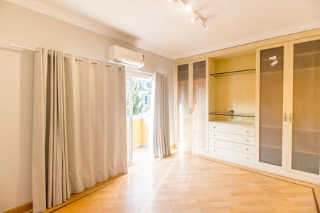 Casa de condomínio para alugar com 2000m², 3 quartos e 10 vagas Casa de condomínio para alugar com 2000m², 3 quartos e 10 vagasSuíte