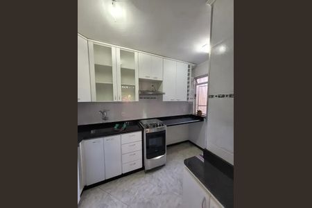 Cozinha de apartamento para alugar com 3 quartos, 75m² em Guarani, Belo Horizonte