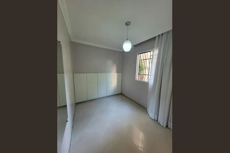 Quarto de apartamento para alugar com 3 quartos, 75m² em Guarani, Belo Horizonte