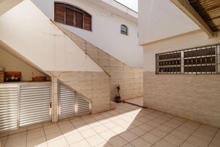 Casa para alugar com 285m², 3 quartos e 2 vagas Casa para alugar com 285m², 3 quartos e 2 vagasQuintal e Área de serviço