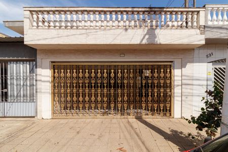 Casa para alugar com 285m², 3 quartos e 2 vagas Casa para alugar com 285m², 3 quartos e 2 vagasFachada