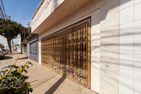 Casa para alugar com 285m², 3 quartos e 2 vagas Casa para alugar com 285m², 3 quartos e 2 vagasFachada