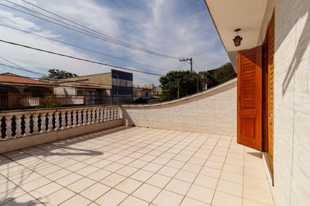 Casa para alugar com 285m², 3 quartos e 2 vagas Casa para alugar com 285m², 3 quartos e 2 vagasVaranda da Suíte