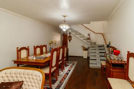 Casa para alugar com 285m², 3 quartos e 2 vagas Casa para alugar com 285m², 3 quartos e 2 vagasSala