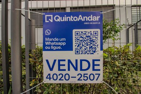 Plaquinha de apartamento para alugar com 2 quartos, 86m² em Mont’serrat, Porto Alegre