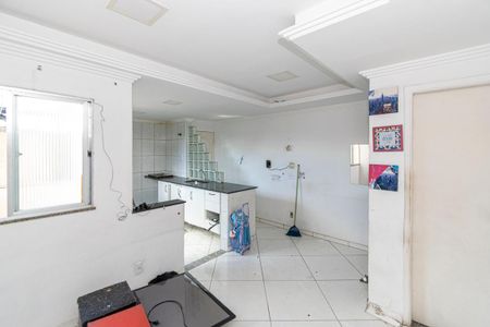 Sala de apartamento para alugar com 1 quarto, 35m² em Irajá, Rio de Janeiro