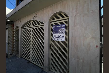 Fachada+Placa  de casa para alugar com 2 quartos, 70m² em Parque Cisper, São Paulo
