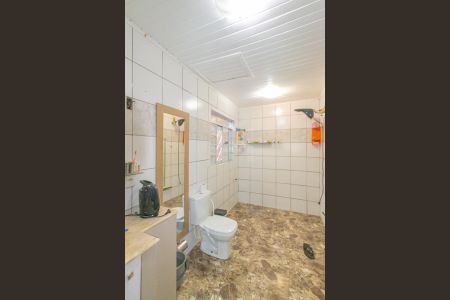 Banheiro da Casa 2 de casa à venda com 3 quartos, 625m² em Mathias Velho, Canoas