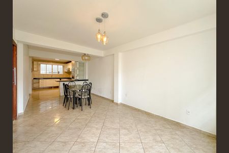 Sala de TV de casa para alugar com 2 quartos, 128m² em Barreiros, São José