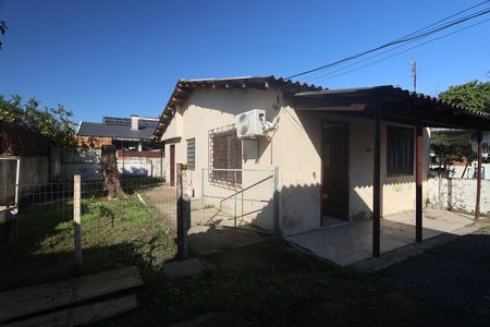 Fachada de casa para alugar com 2 quartos, 70m² em Niterói, Canoas