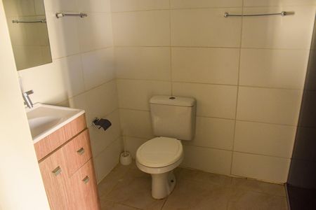 Casa para alugar com 65m², 1 quarto e 1 vaga Casa para alugar com 65m², 1 quarto e 1 vagaBanheiro