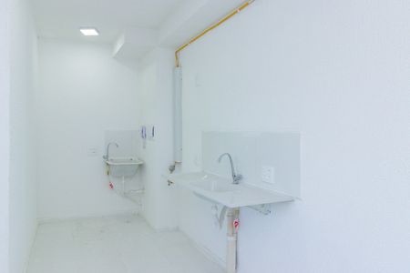 Cozinha de apartamento para alugar com 2 quartos, 32m² em Jaraguá, São Paulo