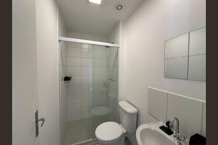 Banheiro de apartamento para alugar com 1 quarto, 56m² em Jardim Maria Helena, Barueri