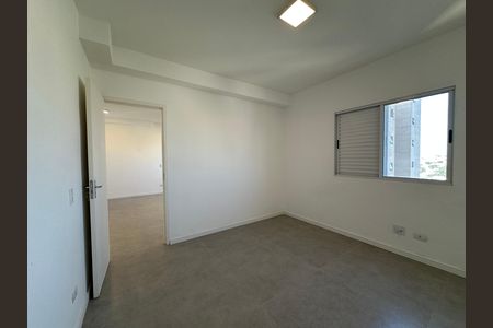 Quarto de apartamento para alugar com 1 quarto, 56m² em Jardim Maria Helena, Barueri
